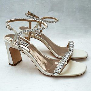 Badgley Mischka Marilee, Ivory Block Heel Wedding Sandals NWT